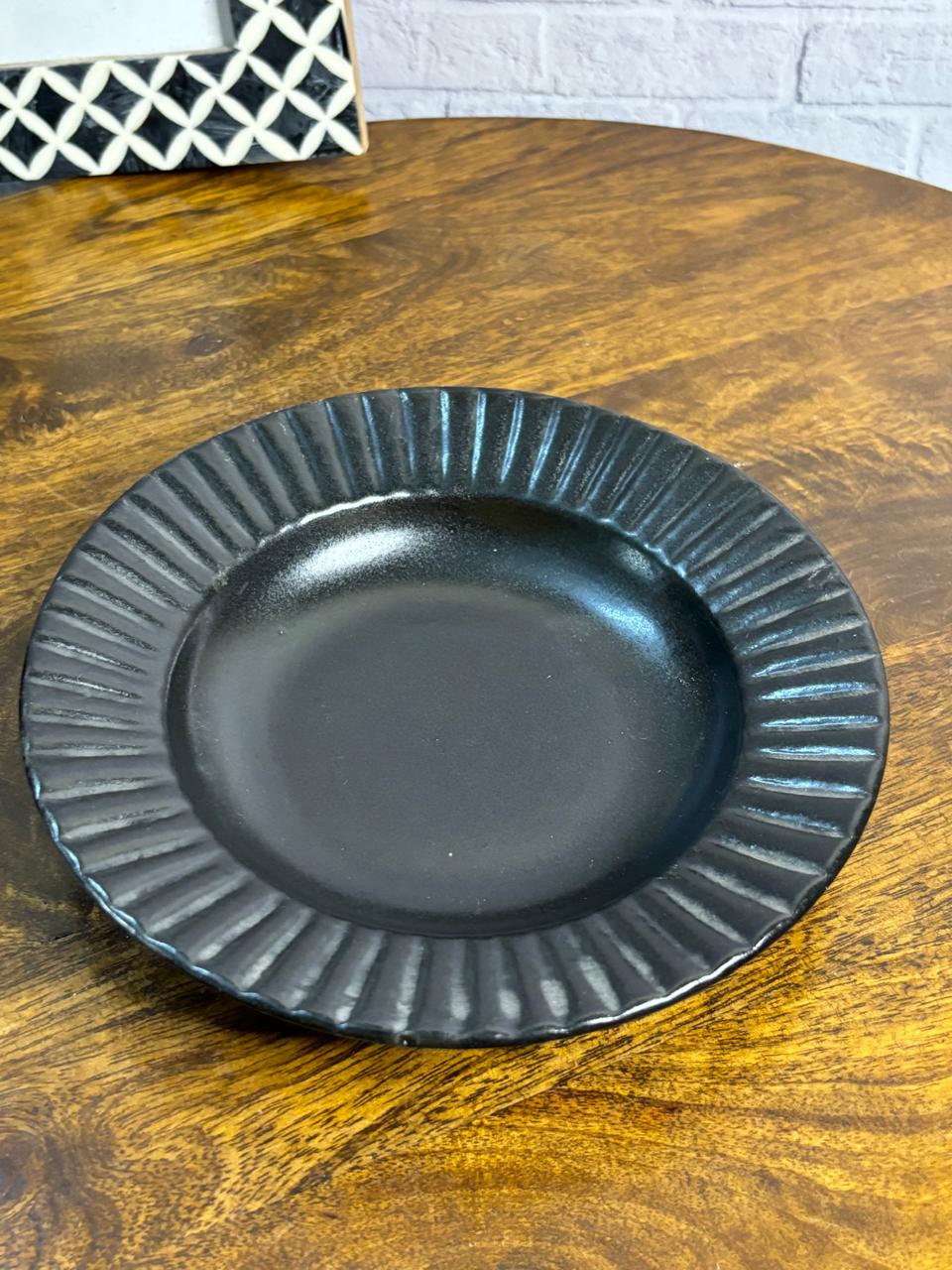 Black Pasta Plates (Set of 2) (7inc)