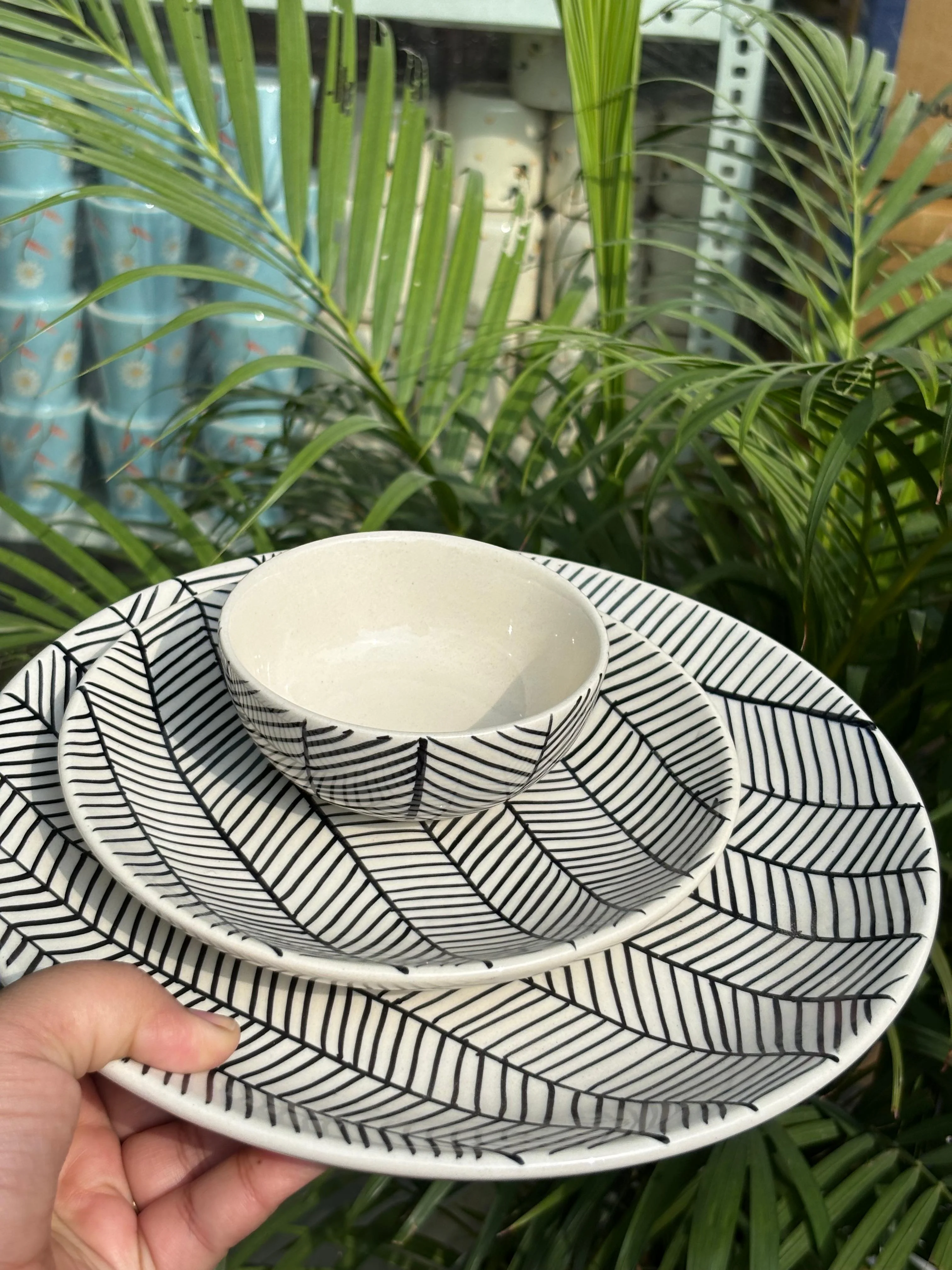 Black Willow Charm Handcrafted Premium Dinner Set (Set of 7) - Image 3