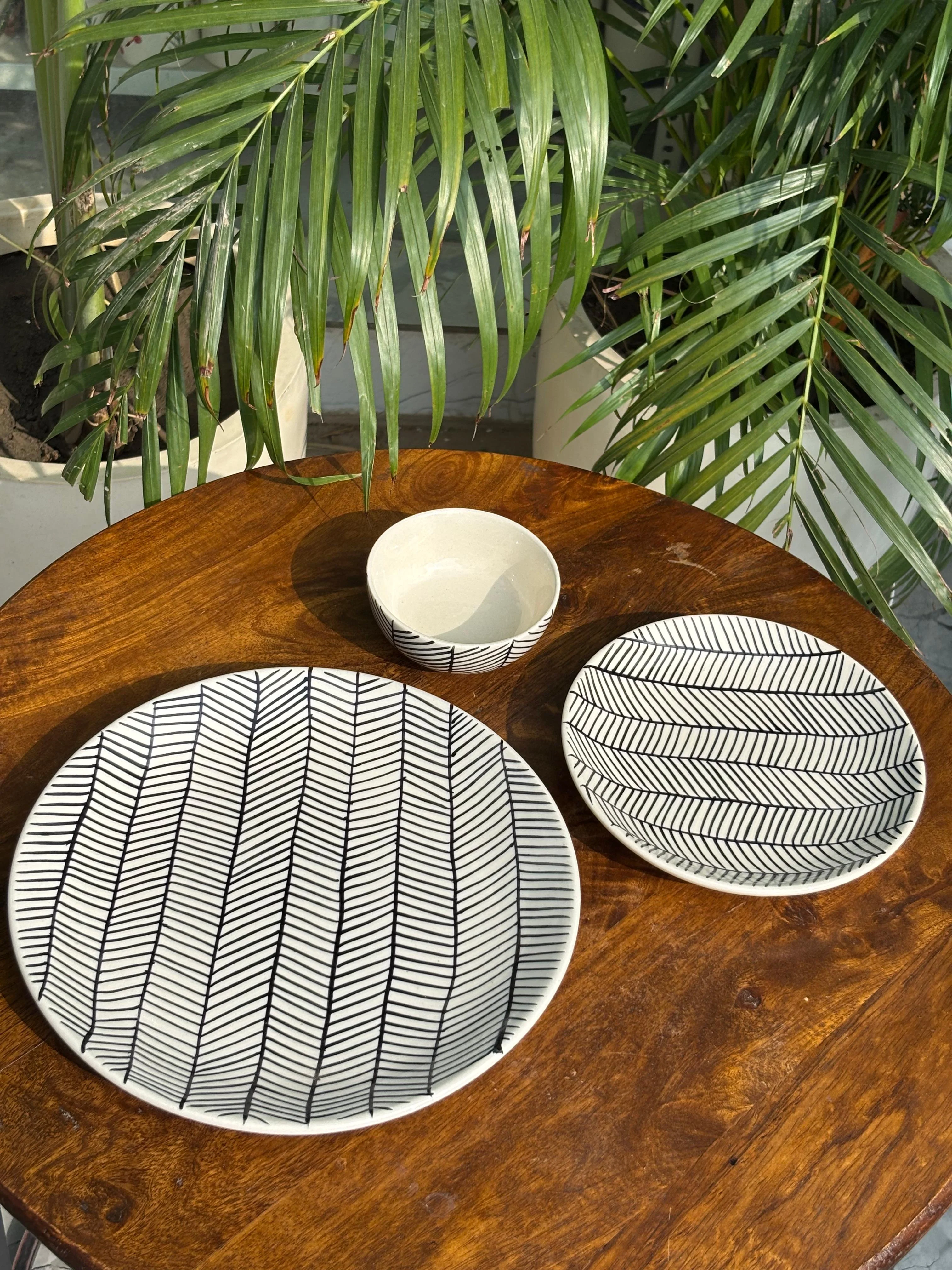 Black Willow Charm Handcrafted Premium Dinner Set (Set of 7) - Image 4