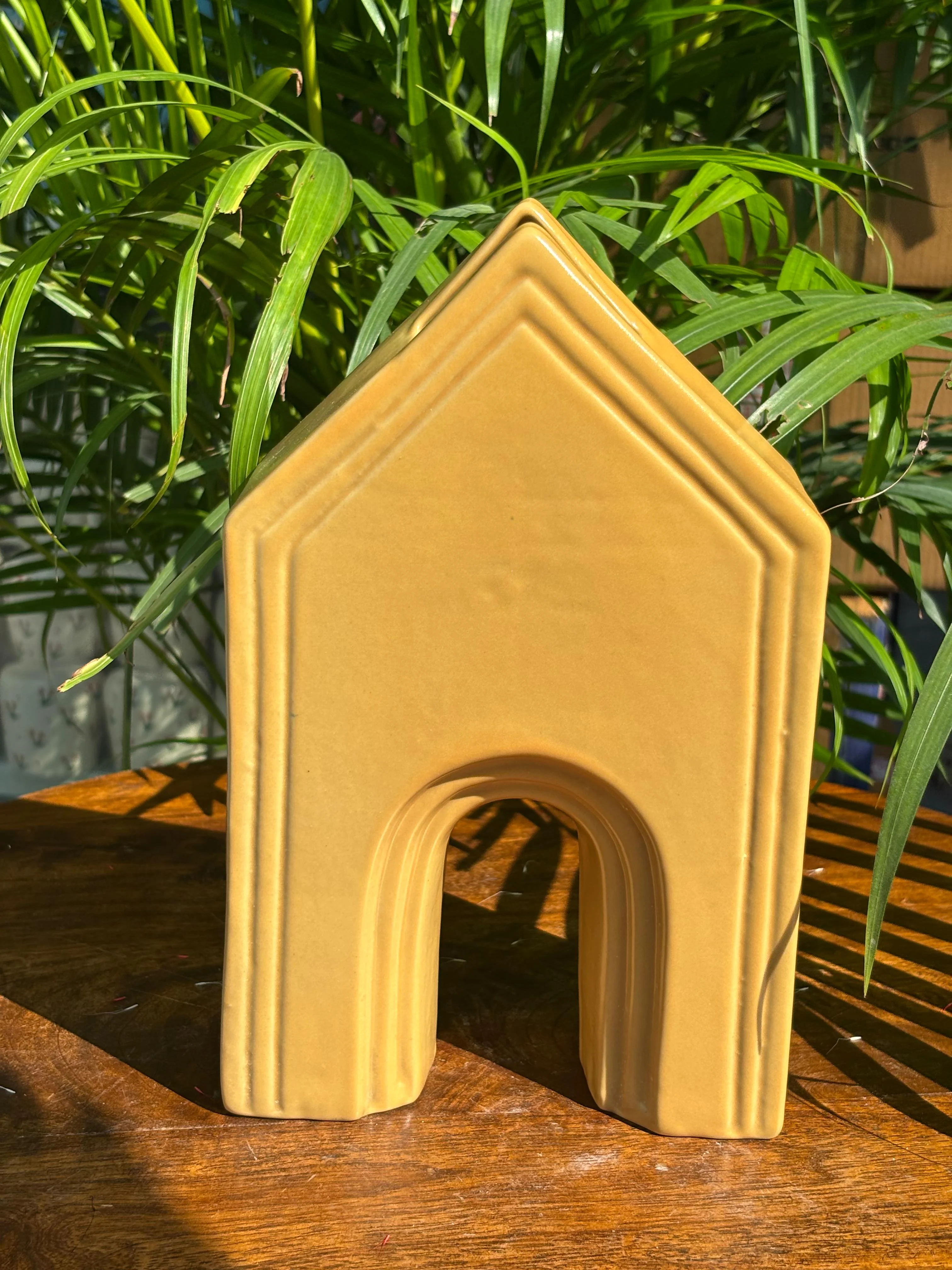 Golden Arch Vase - Image 3