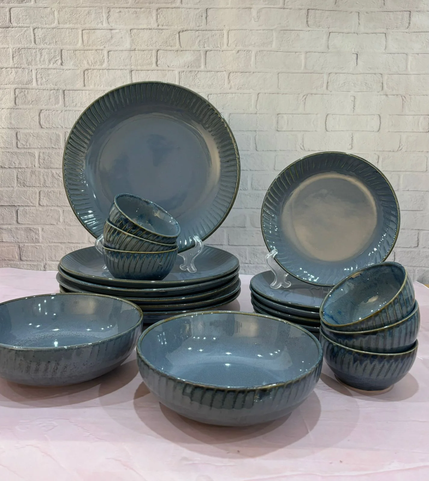 Metallic Blue Glaze with Lines Dinner Set (Set of 20)