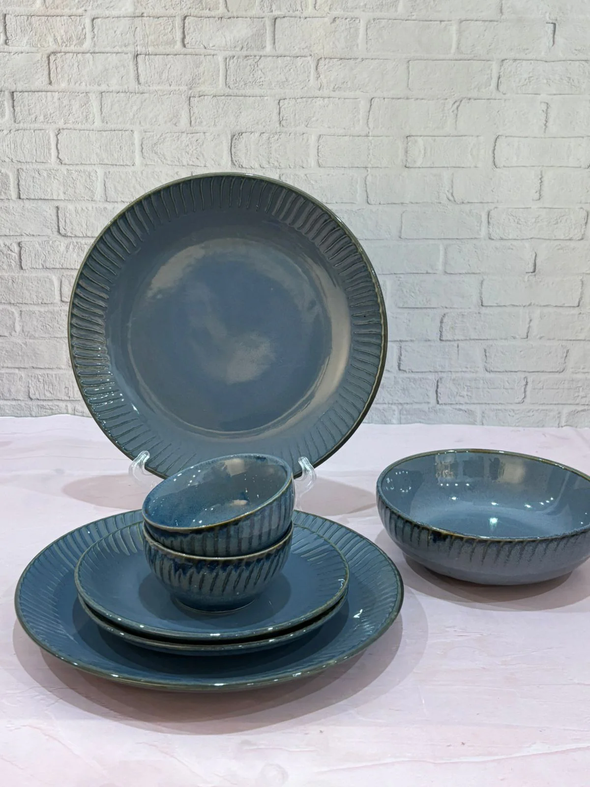 Metallic Blue Glaze with Lines Dinner Set (Set of 20) - Image 2