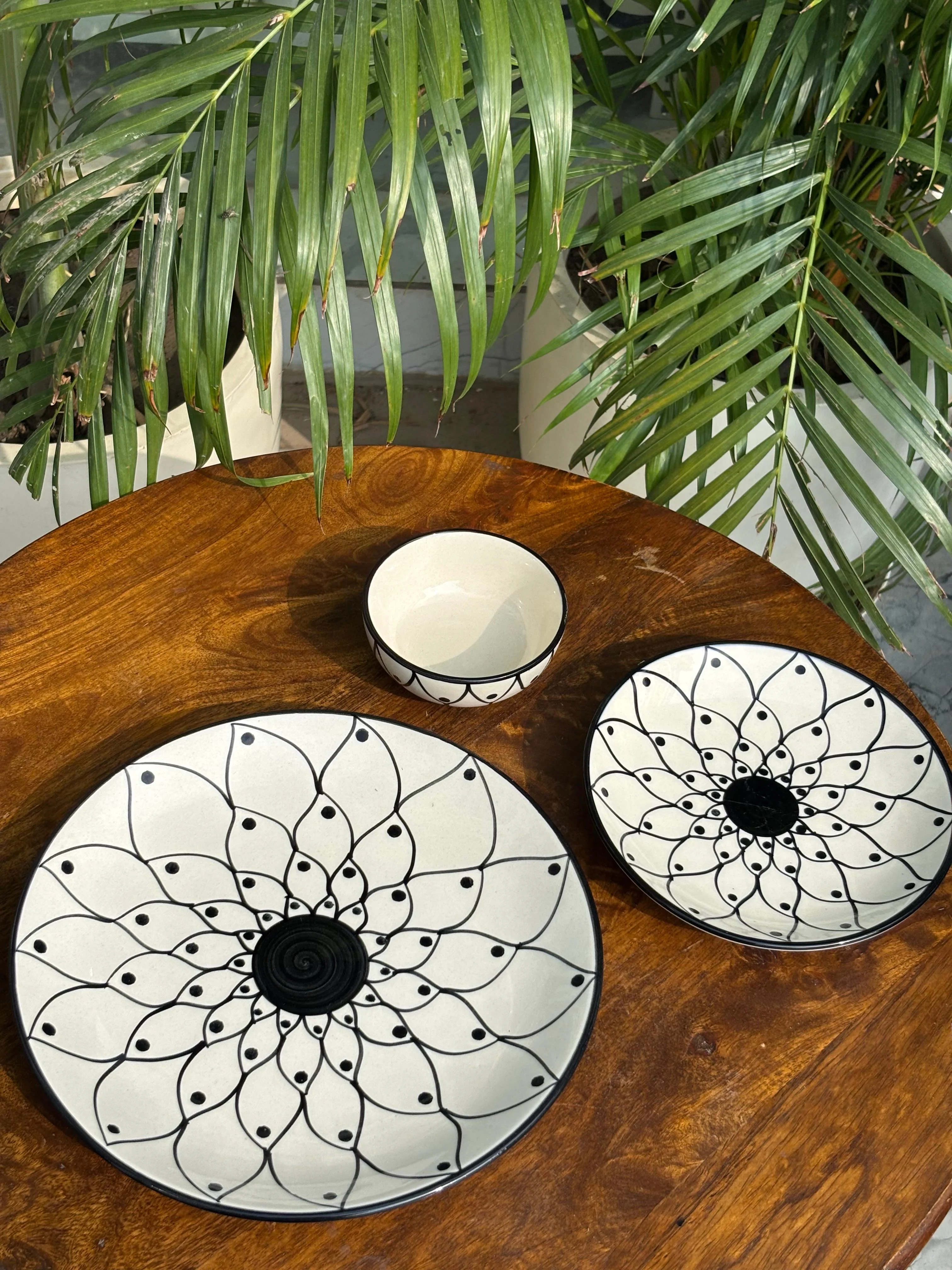 Mystic Lotus Handcrafted Premium Dinner Set (Set of 7) - Image 4