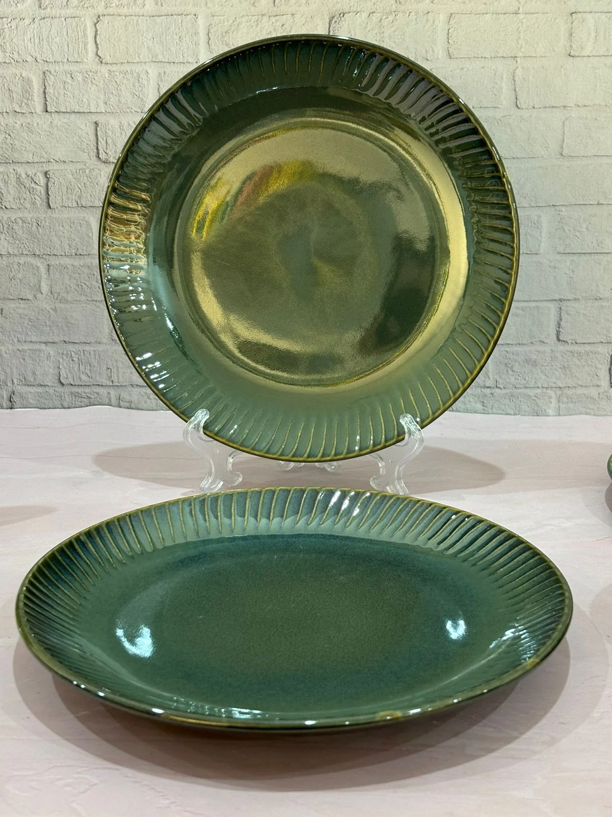 Olive Green with Lines Glaze Dinner Set (Set of 7) - Image 3