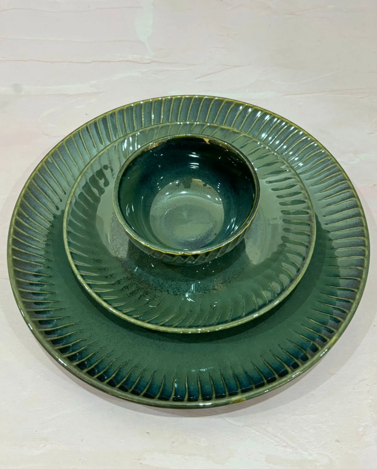 Olive Green Line Glaze Dinner Set (Set of 20) - Image 3